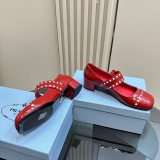 新作 プラダ 激安偽物 ランウェイモデル角丸パンチメアリージェーンの太ヒール