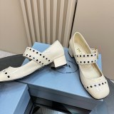 追跡付 プラダ n級品 ランウェイモデル角丸パンチメアリージェーンの太ヒール
