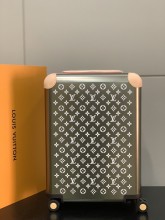 入手困難 ルイヴィトン 偽物通販  LOUIS VUITTON 四輪レバーボックス