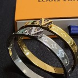 稀少 ルイヴィトン 偽物通販 LVアルファベットV字レザープリント彫刻ロゴブレスレット