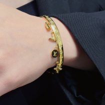 【限定】ルイヴィトン 激安通販 LVアルファベット多付属ペンダントプリント彫刻ロゴブレスレット
