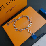 日本未入荷 ルイヴィトン n級品 LVブレスレット