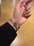 大人気 シャネル コピー Chanelの新しい彫刻c字母二列ドリルドリルブレスレット