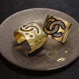 累積売上総額第１位！シャネル コピー ワイドブレスレット