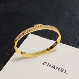 大人気 シャネル コピー Chanelの新しい彫刻c字母二列ドリルドリルブレスレット