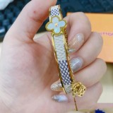 ★超人気 ルイヴィトン 激安通販 LVアルファベットロックかぎ本腕輪