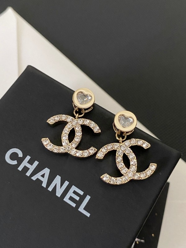 一目惚れ♪ シャネル 激安偽物 Chanel ハートドリルアルファベットピアスアクセサリー