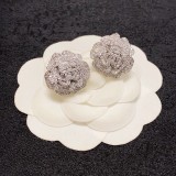 累積売上総額第１位！シャネル 激安偽物 Chanelのシルバーダイヤモンド椿ドリルピアス