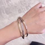 日本未入荷 カルティエ n級品 の三環三色ブレスレット