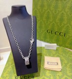 日本未入荷 グッチ n級品 のダブルGグッチネックレス