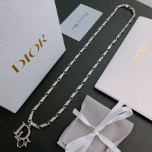 日本未入荷 ディオール 激安偽物 のDiorネックレス