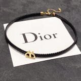 入手困難 ディオール コピー Dior のアルファベットの最新レザーネックレス