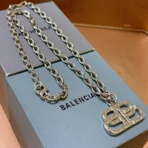 新作 バレンシアガ 偽物通販  Balenciagaの ネックレス