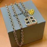 追跡付 バレンシアガ コピーおすすめ Balenciagaの ネックレス