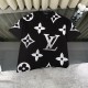 超奇跡の入荷☆ ルイヴィトン コピーおすすめ 25 ss新作クラシックなオールドフラワーアルファベットのグラデーションロゴがプリントされた半袖クルーネックTシャツ