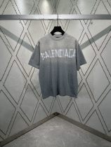 【話題商品！】 バレンシアガ 激安偽物 の25 ss春夏新作水洗いして旧破壊美紋シールTシャツ