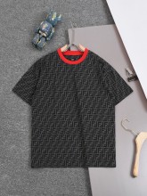 高品質 フェンディ スーパーコピー  2025のカラー襟元いっぱいの花の丸首がおしゃれな半袖Tシャツ