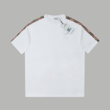 日本未入荷 バーバリー 激安通販  Burberry25 ssの新しいTシャツ