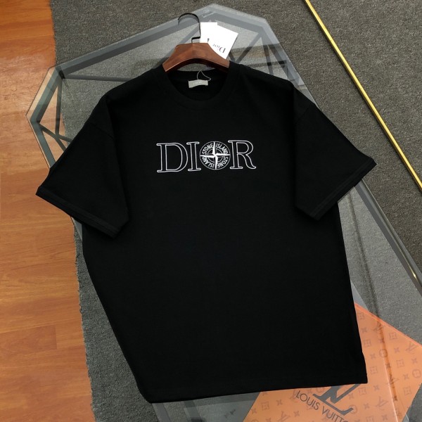 追跡付 ディオール 激安偽物 の刺繍ロゴ半袖Tシャツ