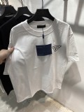 入手困難 プラダ 偽物通販  定番三角標字子小標印象半袖Tシャツ2色