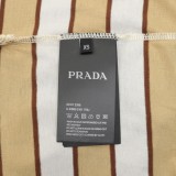 日本未入荷 プラダ 激安通販 ストライプ刺繍アルファベットポロシャツ