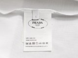 高品質  プラダ スーパーコピー 25 ssの新しい胸元のメタル三角標プリントの半袖Tシャツ