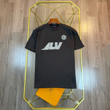 入手困難  ルイヴィトン コピー クラッシュカラープリント半袖Tシャツ