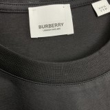 入手困難 バーバリー 激安偽物 のアルファベットロゴプリントゆったり半袖袖Tシャツ
