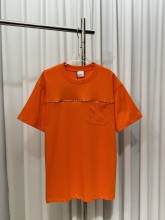 追跡付 バーバリー 偽物通販 ののステッチバック重工クロスステッチ戦馬ロゴ男女同型半袖Tシャツ