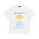 日本未入荷 グッチ スーパーコピー のデジタル直噴イラストアルファベットロゴ半袖Tシャツ