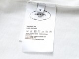 【話題商品！】プラダ コピーおすすめ の丸首半袖Tシャツ