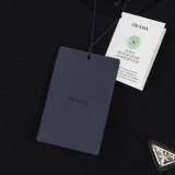 超奇跡の入荷☆ プラダ コピーのゴールドエナメル三角ロゴコットン半袖Tシャツ