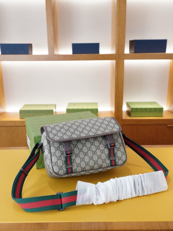 累積売上総額第１位！ グッチ n級品 ショルダーバッグ