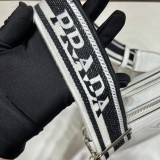 大人気 プラダ 激安通販 ショルダーバッグ