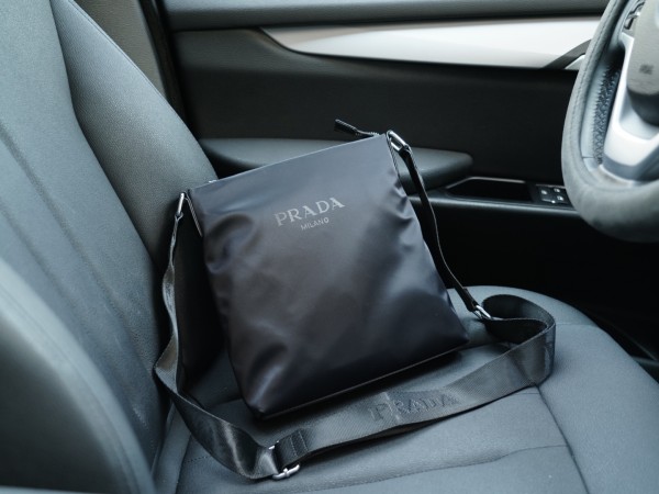 追跡付 プラダ n級品 ショルダーバッグ