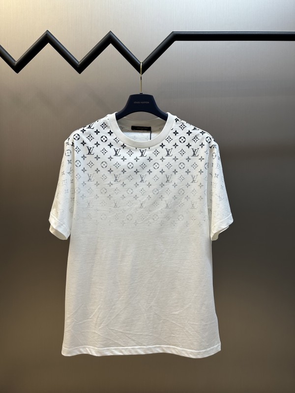 超奇跡の入荷☆ ルイヴィトン スーパーコピー 2025 SS Lv グラデーション老花Tシャツ