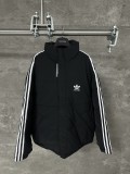 追跡付 バレンシアガ 偽物通販 の x adidas originalsストライプロゴ柄刺繍カジュアルダウンジャケット