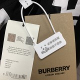追跡付 バーバリー 激安偽物 のアルファベットプリントラウンドネックストレート半袖肩落とし袖Tシャツ
