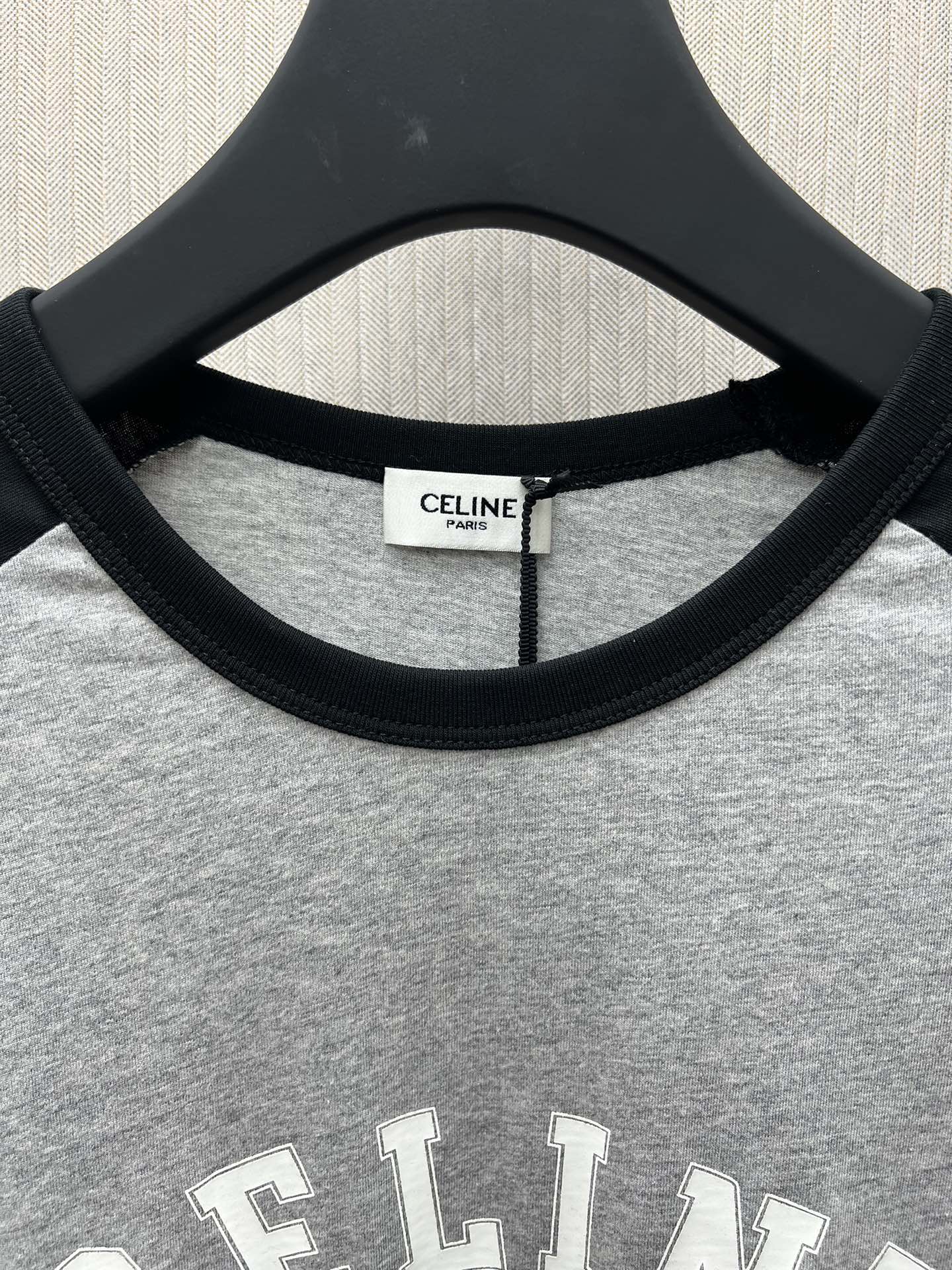 CELINE PARIS ラグランスリーブTシャツ 日本未入荷 セリーヌ スーパーコピー の25 ss新型プリント