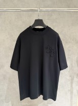 大人気 クロムハーツ コピー の布を貼ってTシャツを刺繍する