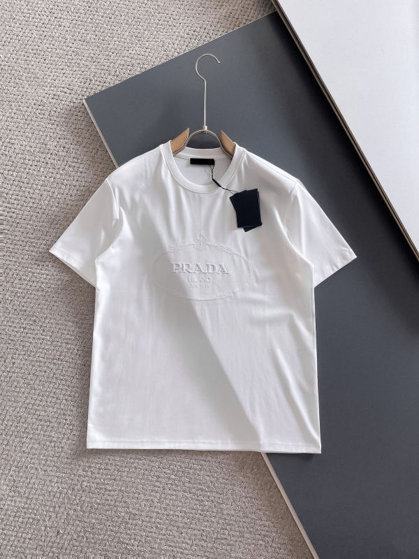 高品質 プラダ コピーおすすめ の2025SSオリジナルメンズカジュアル下地半袖Tシャツ
