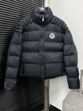 追跡付 モンクレール 激安通販 25SS秋冬のスタンドカラーダウンジャケット