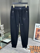 日本未入荷 プラダ 激安偽物 の2025SS秋冬スエードパンツ