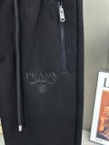 日本未入荷 プラダ 激安偽物 の2025SS秋冬スエードパンツ
