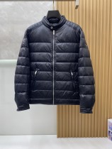 大人気 プラダ スーパーコピー の2025SS秋冬ダウンジャケット