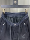 日本未入荷 プラダ 激安偽物 の2025SS秋冬スエードパンツ
