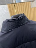 追跡付 モンクレール 激安偽物 秋冬のダウンジャケット