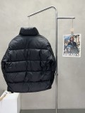 【限定】モンクレール 激安通販 のハイネックダウンジャケット