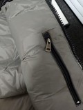 【話題商品！】 モンクレール 偽物通販 の白貝母亮面エナメルダウンジャケット