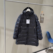 日本未入荷 モンクレール n級品 の背中引き紐ミディアムフードコートダウンジャケットレディース